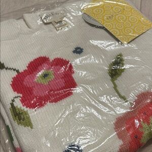 Belle Isle Floral Detail Knit Sweater in White
